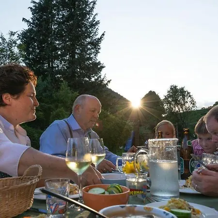 Brunner - Im Hühnerhotel